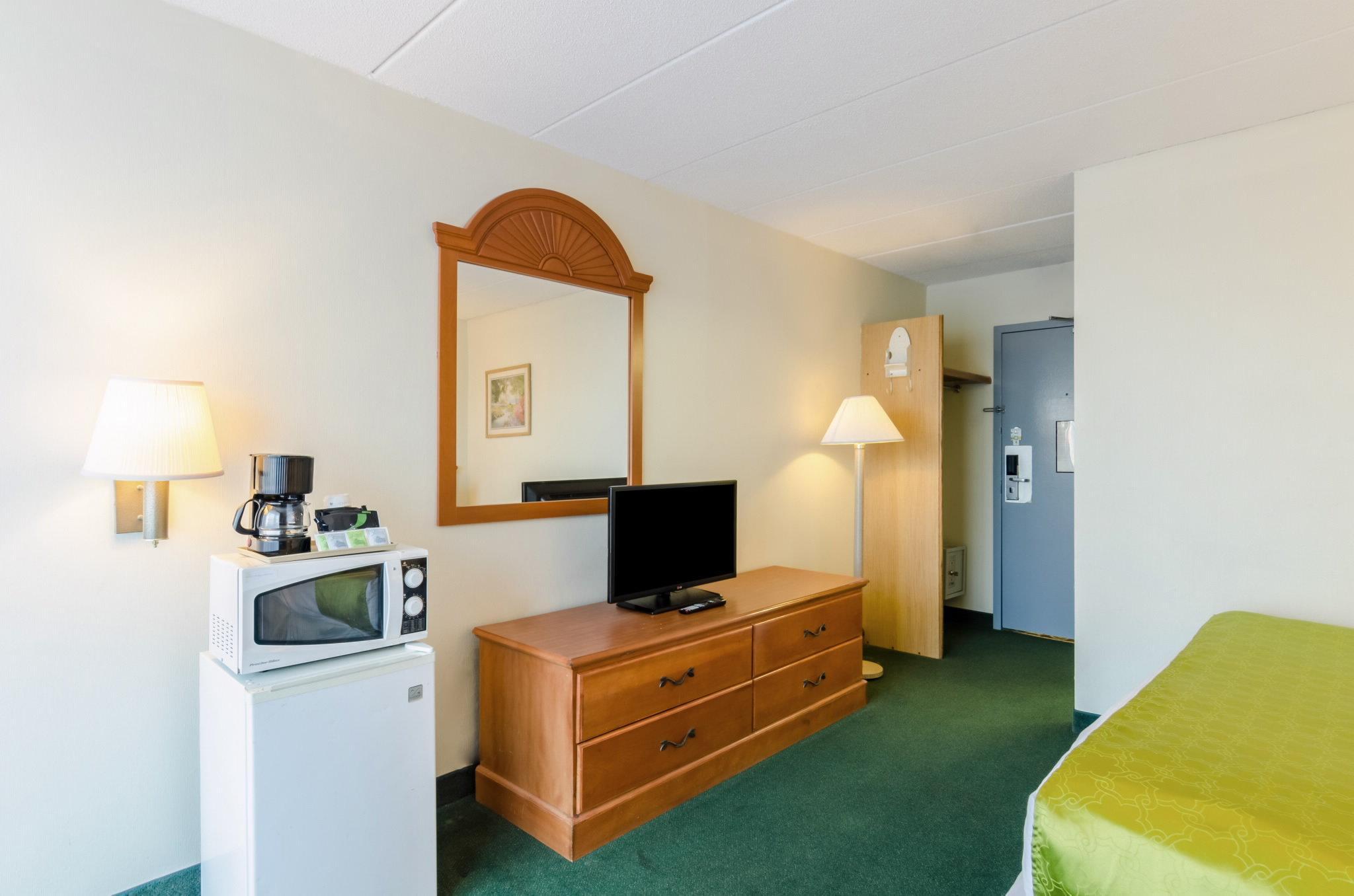 Quality Inn West Springfield Exterior foto